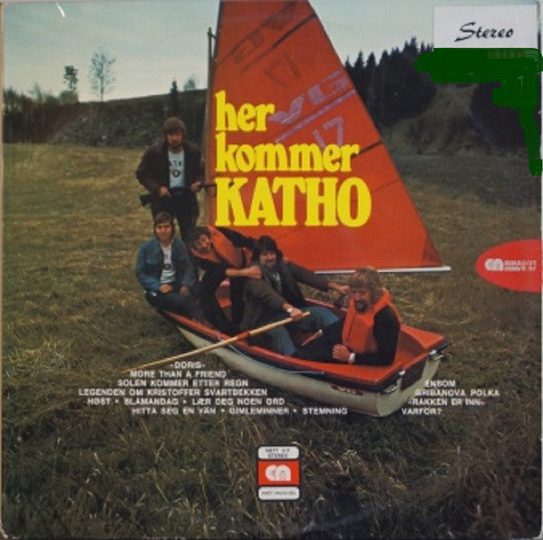 Her Kommer Katho